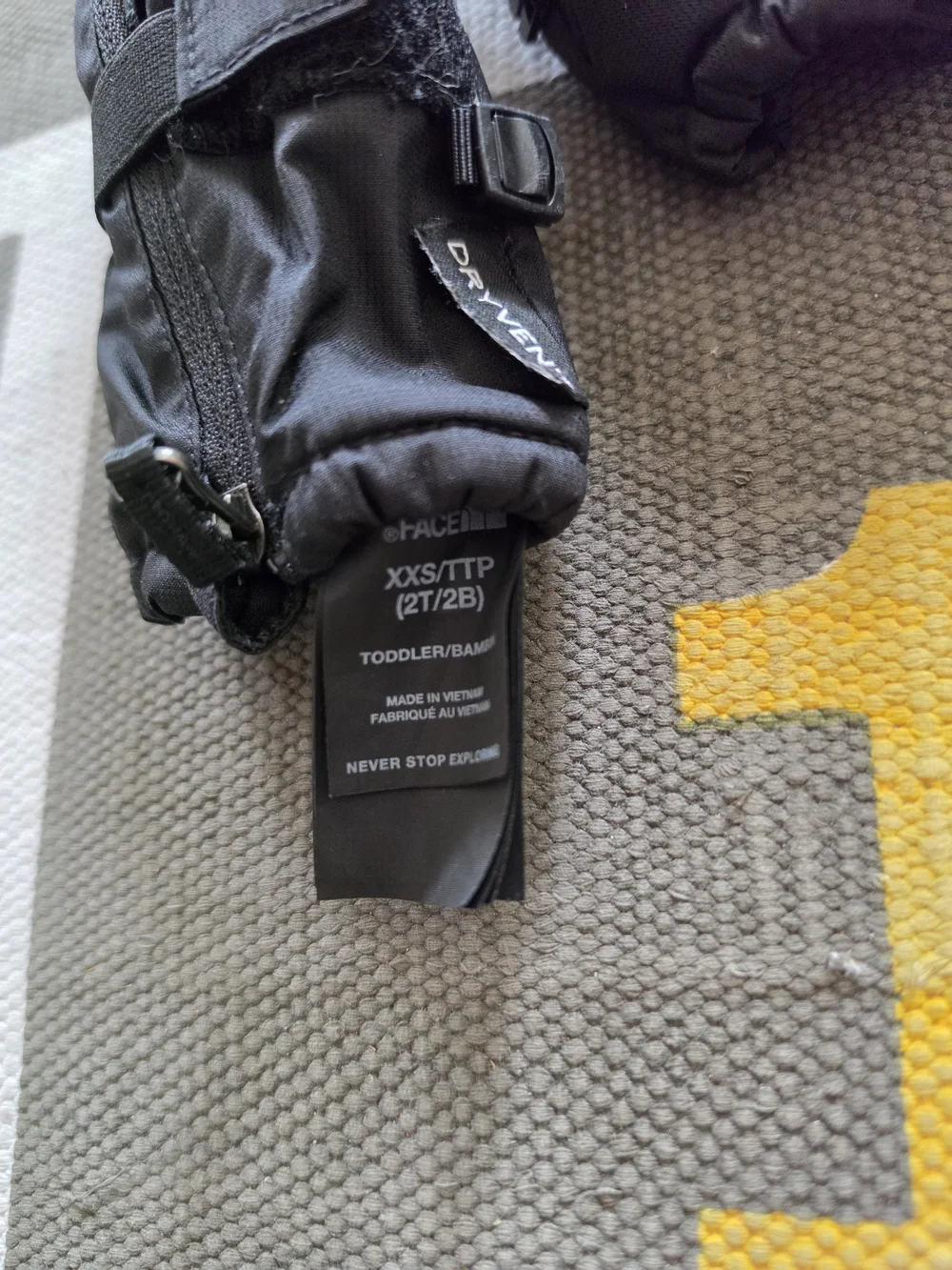 The North Face Kids' Black Insulated Mittens